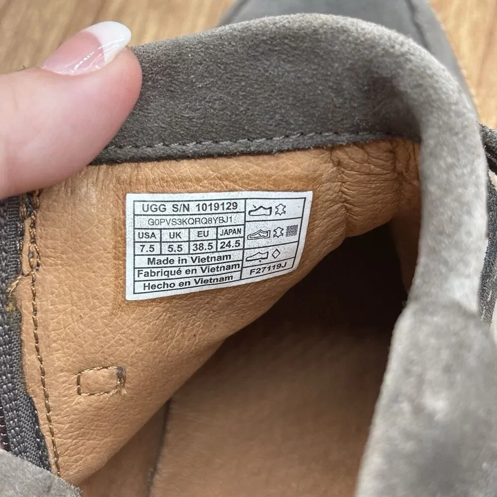 UGG AUSTRALIA Womens SZ 7.5 Soft Suede ANKLE Boot 1019129 Taupe Gray